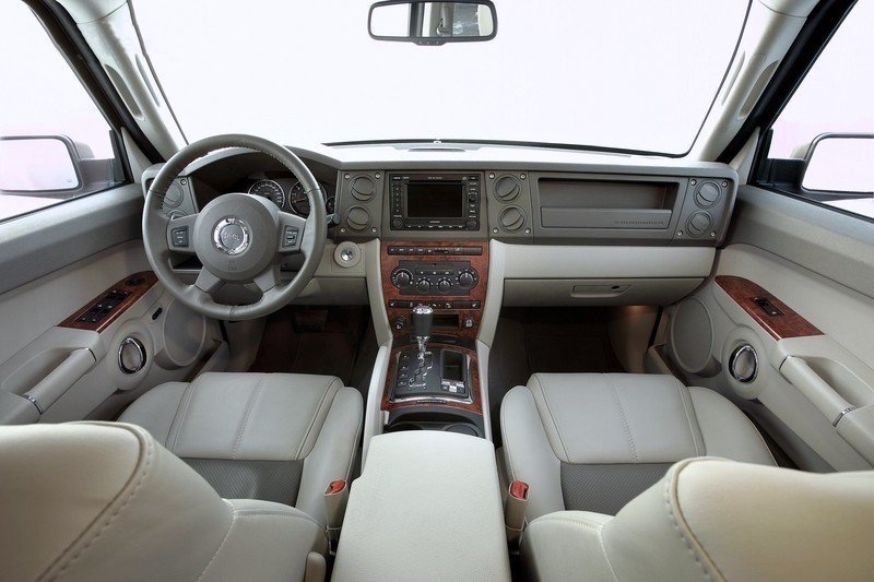 2007 Jeep Commander Overland Interior