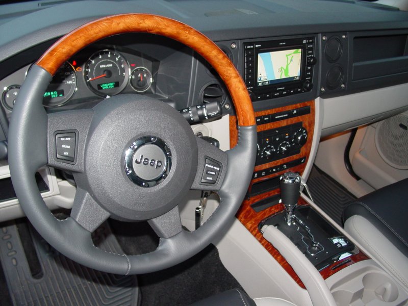 2007 Jeep Commander Overland Dash