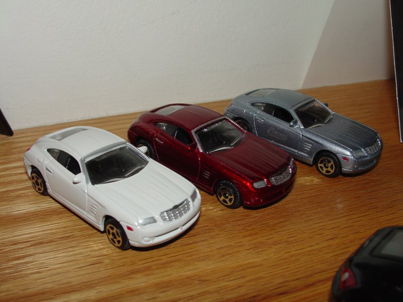 Motor Max Chrysler Crossfires 1/64