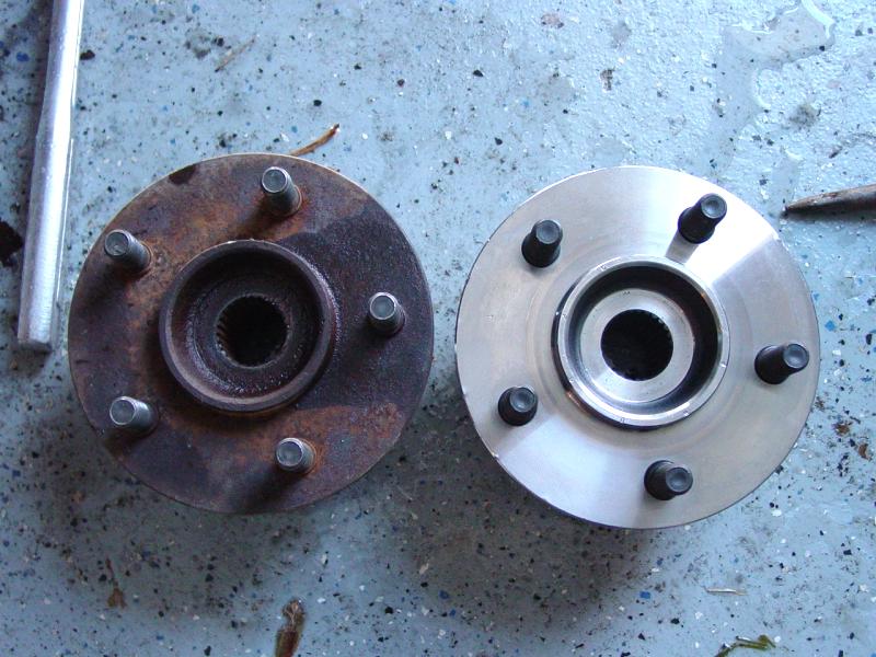 Old (Left) and New (Right) Hubs - Click to Enlarge