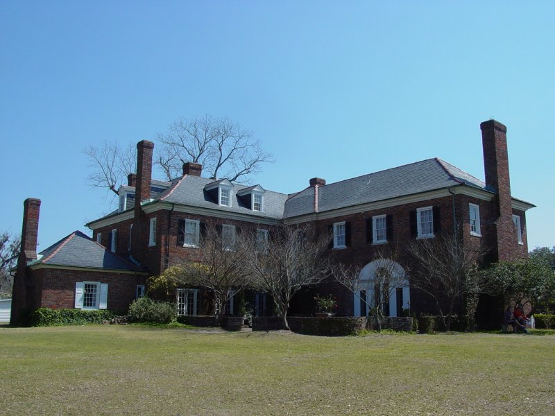 Path near Boone Hall Plantation House
