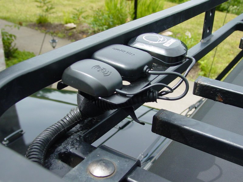 Finished Satellite Antenna Bracket with Satellite Antennas