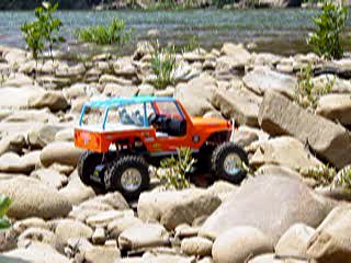 Movie: MOV02002.MPG Rock Crawling