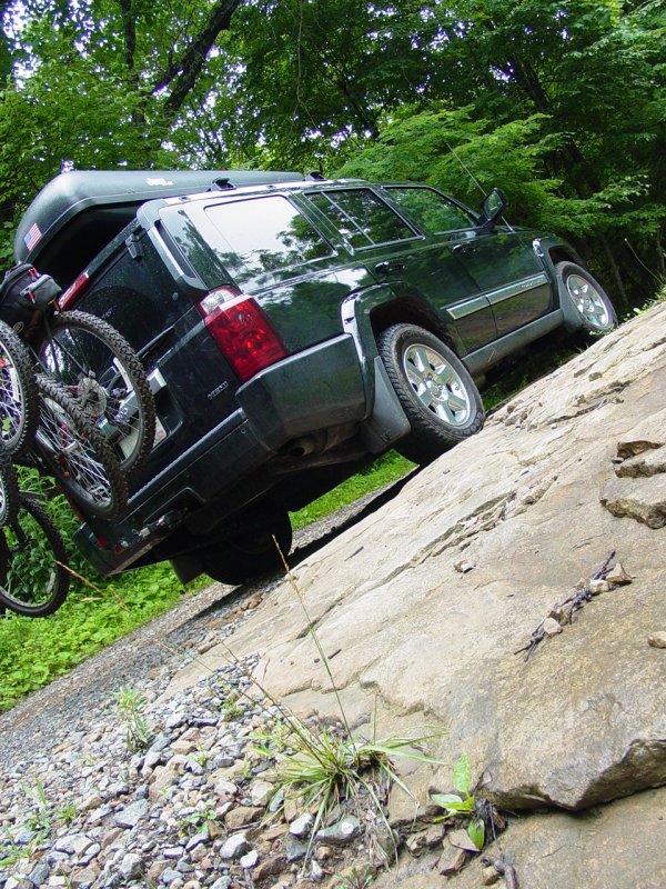 Commander Goes Offroad - Sewell Rd Landisburg