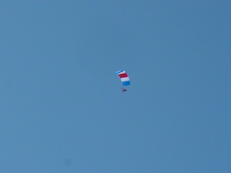 Powered Para-Glider over Trail Guide Meeting