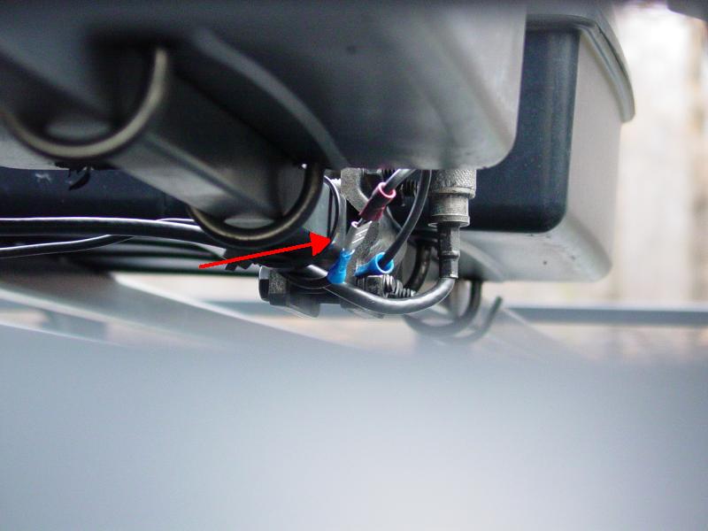 Detail of CB Ground Wire Connector - Click to Enlarge