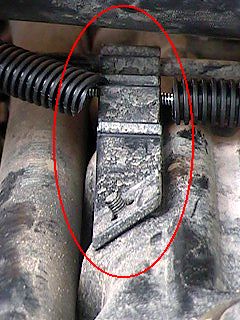 Loom retaining clip
